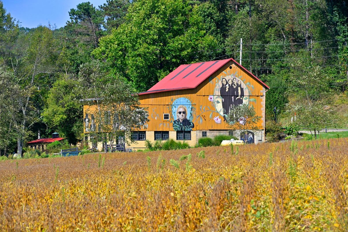 holmes-county-rock-barn4.jpg