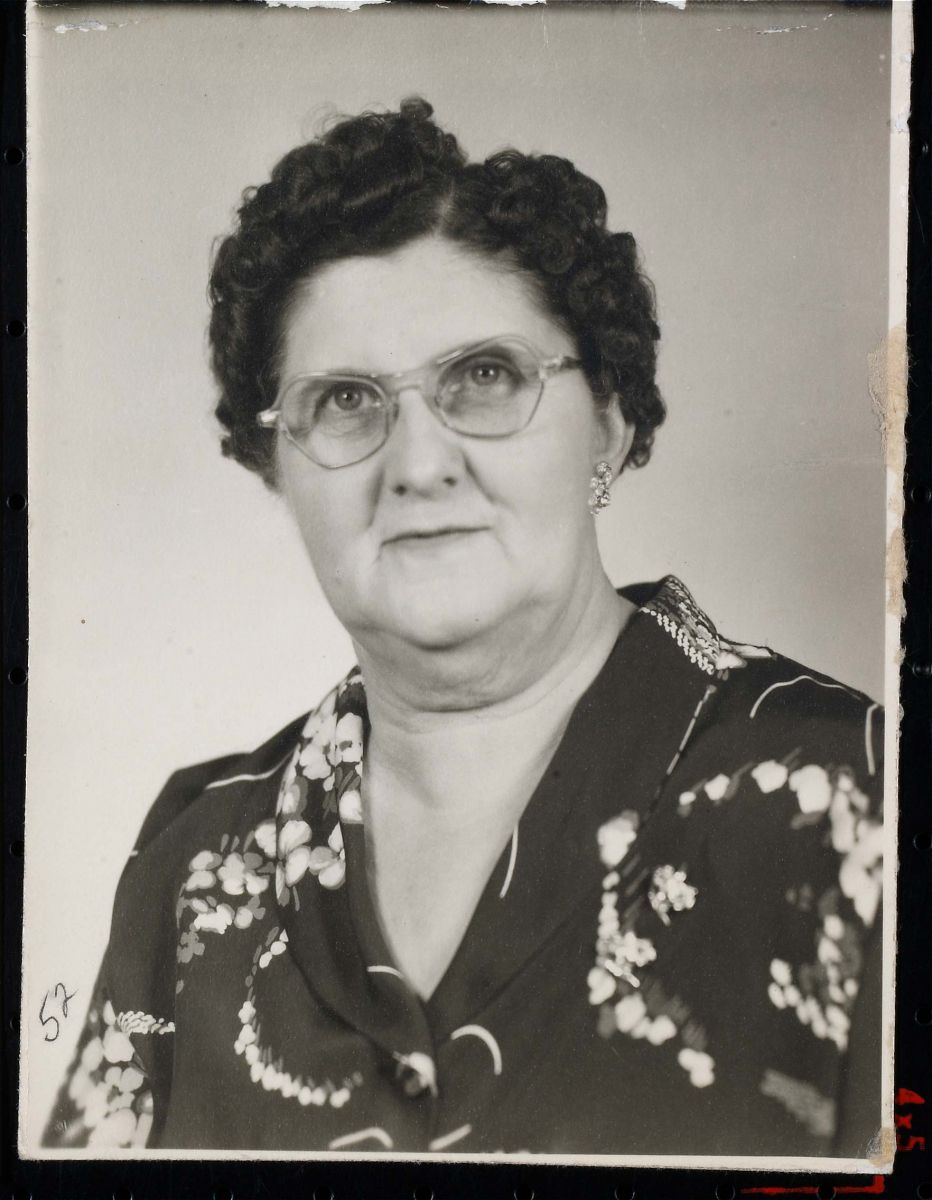 hoobler-irma-1952.jpg