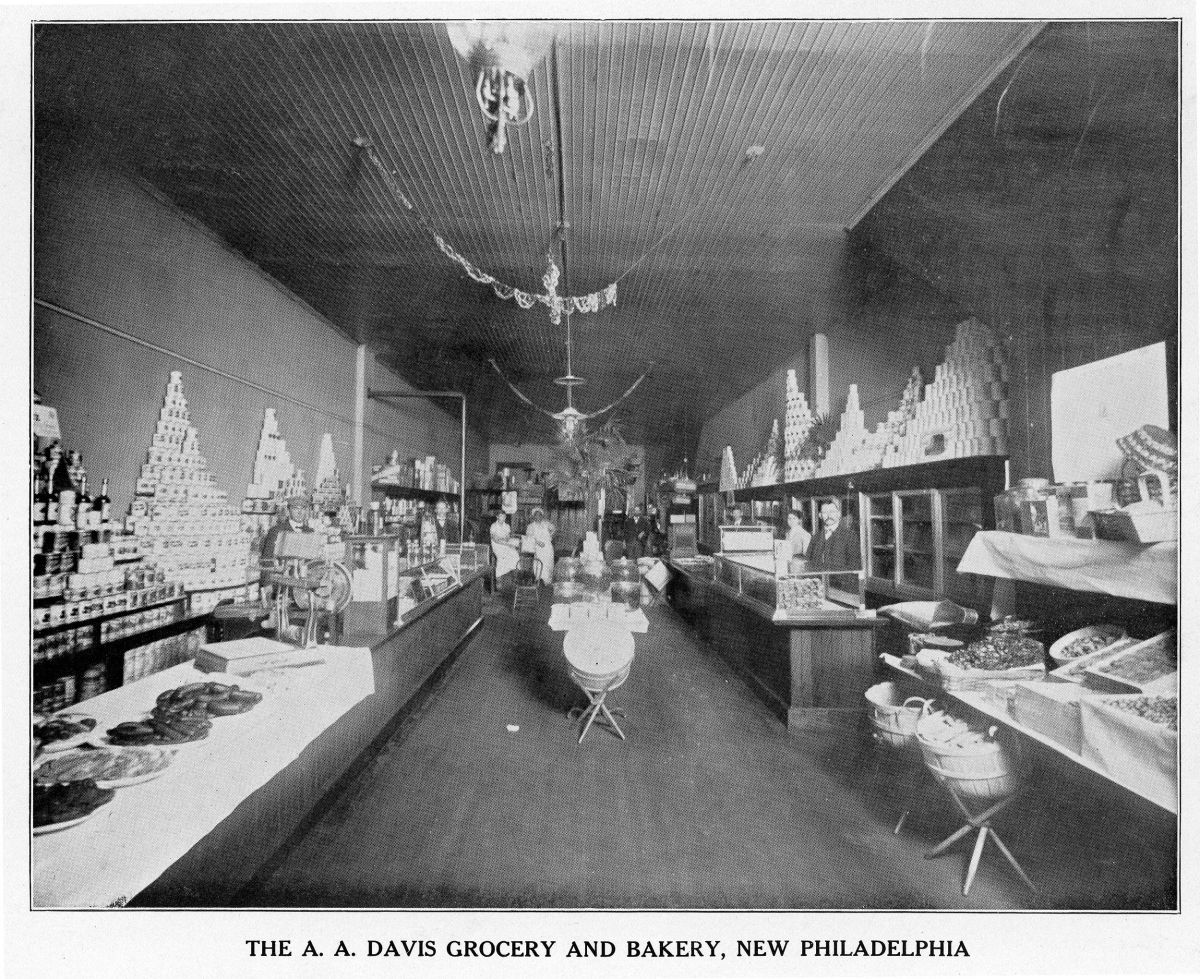 new-philadelphia-davis-grocery-and-bakery-c1900.jpg