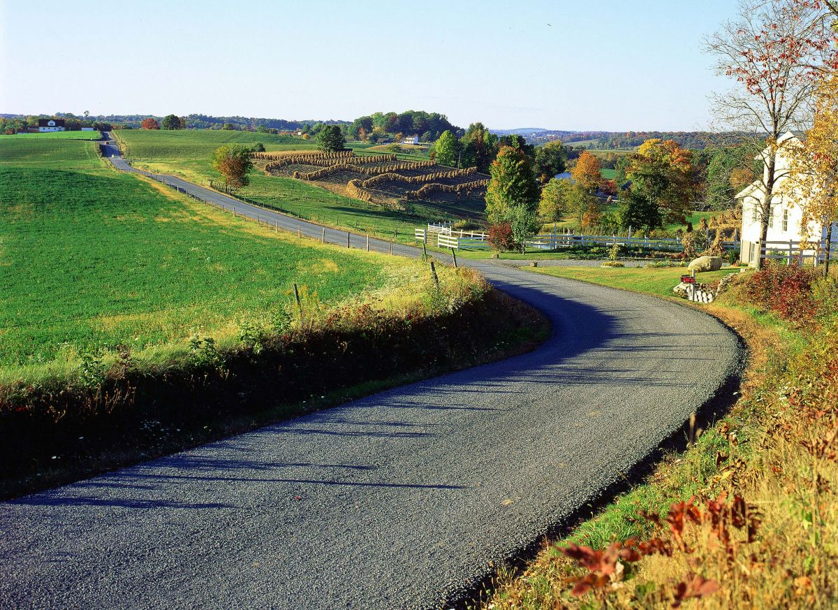 sugarcreek-amish-scene.jpg
